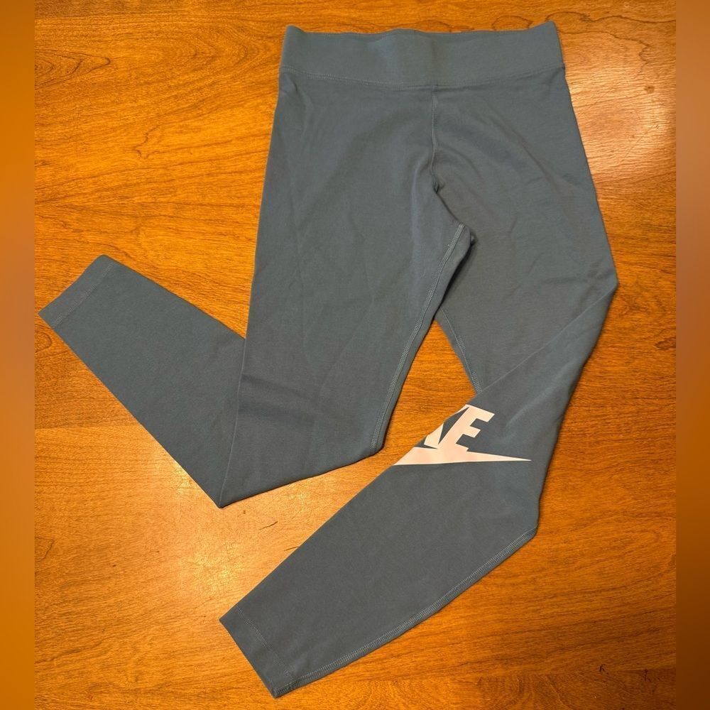Nike Sportswear Leg-A-See Logo Women's Leggings